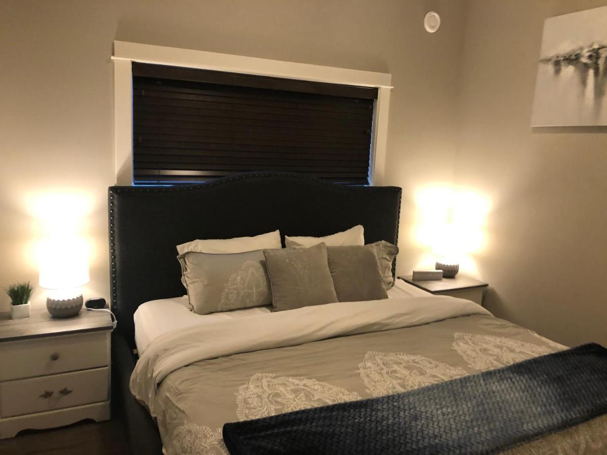 Sandy Feet Retreat Port Renfrew- Oceanfront 2Br Modern Cottage ภายนอก รูปภาพ