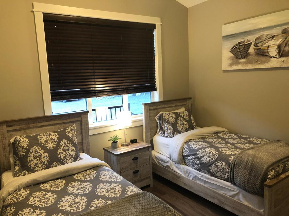 Sandy Feet Retreat Port Renfrew- Oceanfront 2Br Modern Cottage ภายนอก รูปภาพ