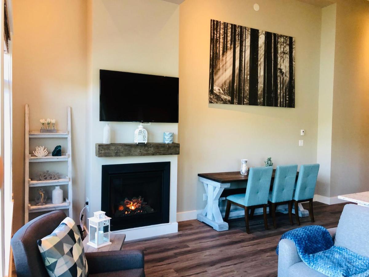 Sandy Feet Retreat Port Renfrew- Oceanfront 2Br Modern Cottage ภายนอก รูปภาพ