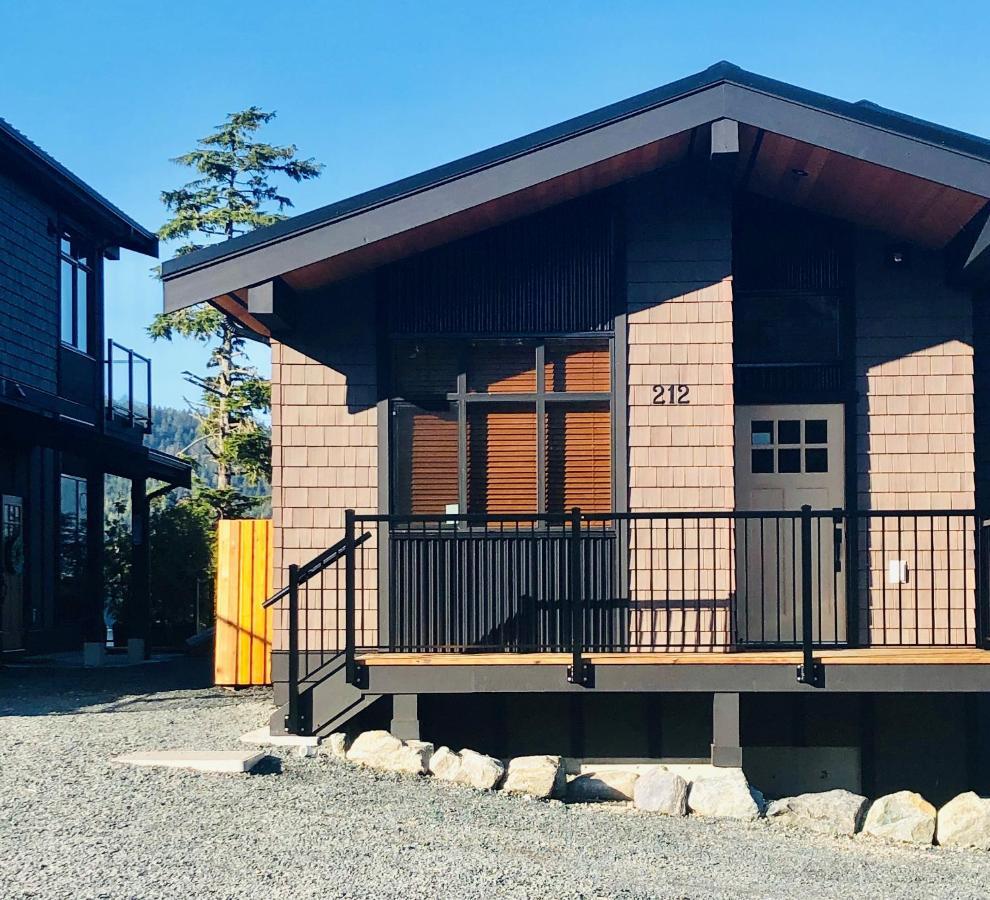 Sandy Feet Retreat Port Renfrew- Oceanfront 2Br Modern Cottage ภายนอก รูปภาพ
