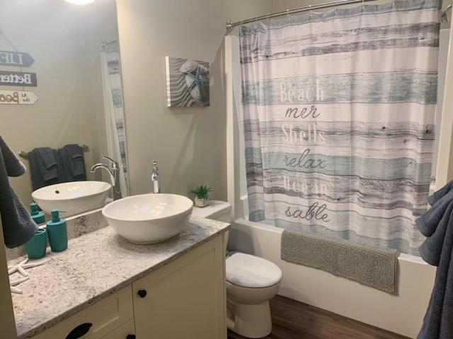 Sandy Feet Retreat Port Renfrew- Oceanfront 2Br Modern Cottage ภายนอก รูปภาพ